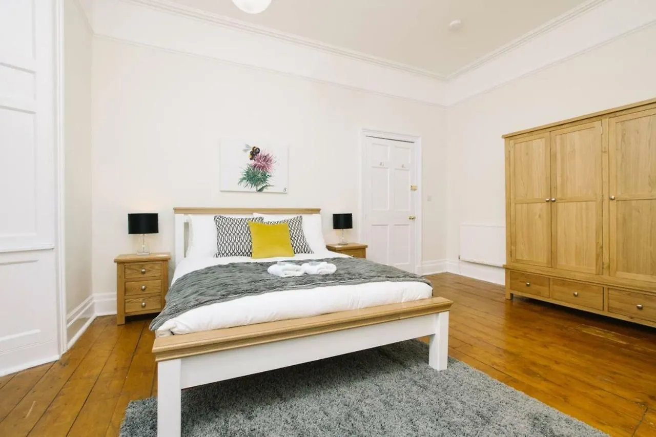 Pleasant Apartment Near Princes Street Gardens Edinburgh 0*,